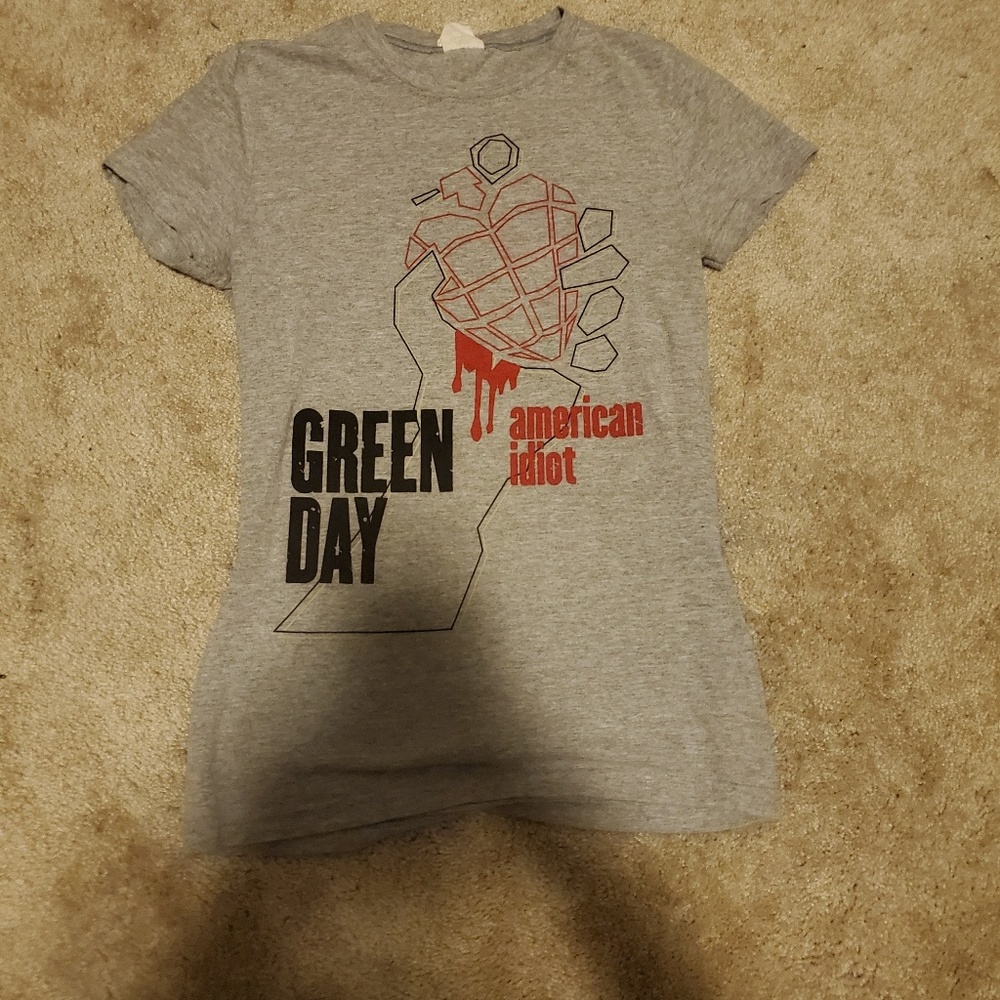 hot topic greenday band tee (cheap!)